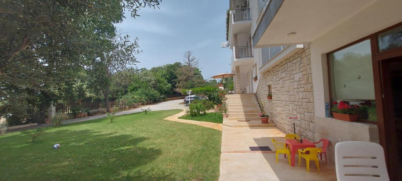 Apartments Hawaii Banjole Exterior photo